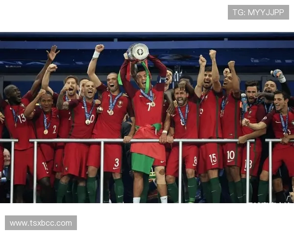 聚焦世界杯全球激情盛宴展现足球魅力与国家荣誉激情碰撞时刻精彩